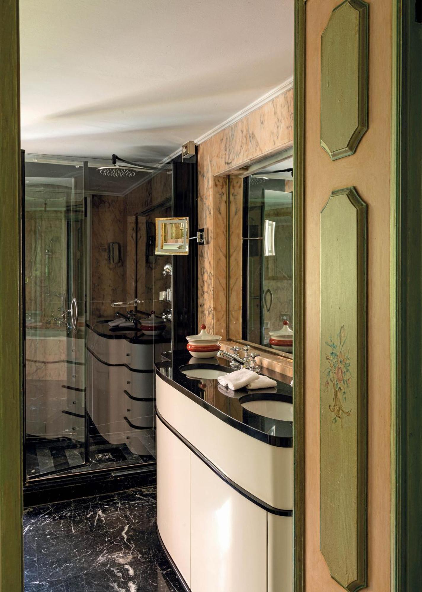 Signature Suite with Historical Landmark View (Dogaressa)